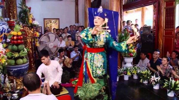 Hầu đồng là gì? Tìm hiểu về nghi lễ tín ngưỡng dân gian Việt Nam